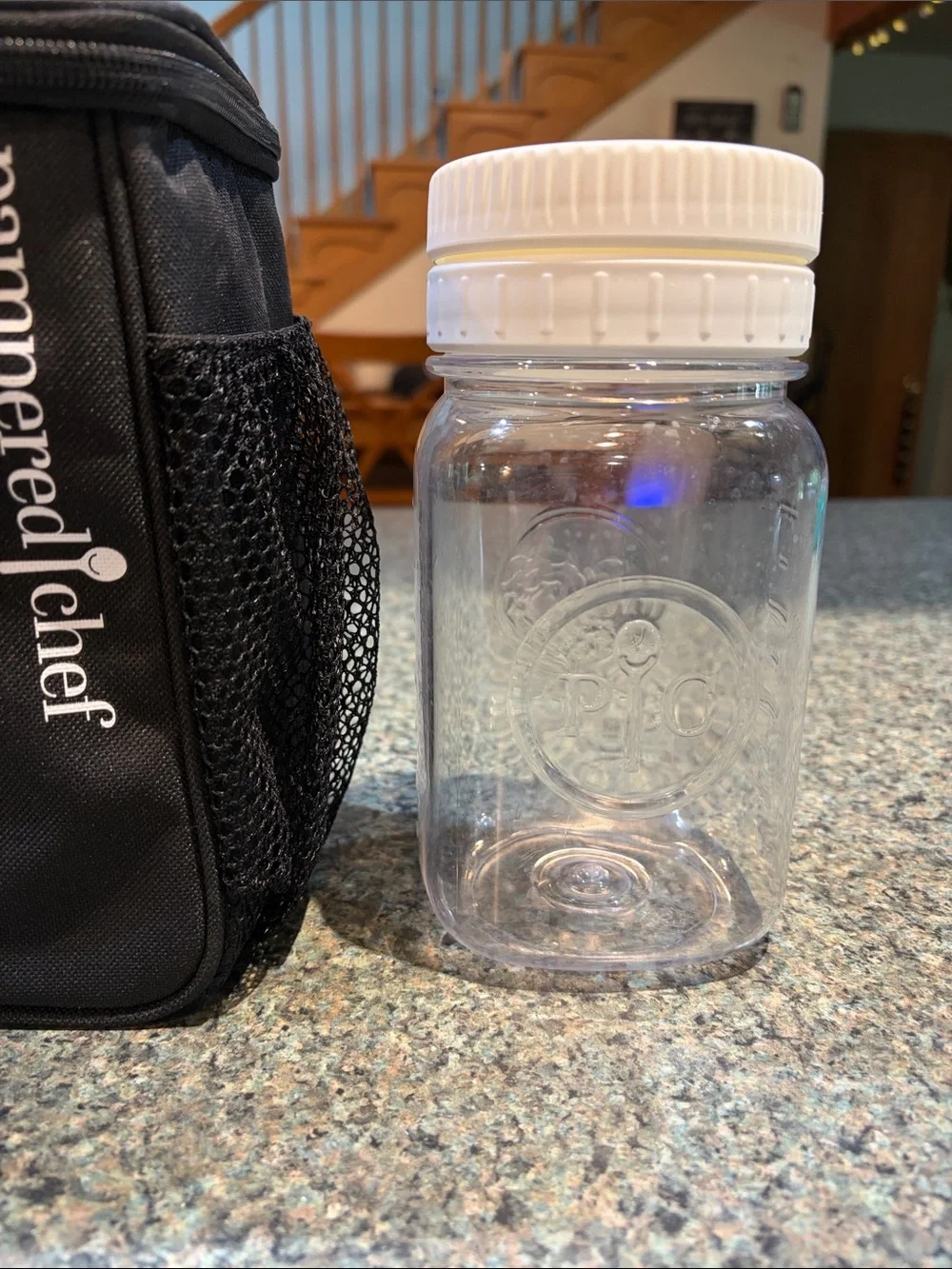 Pampered Chef Black Insulated Lunch Tote with Make & Go Salad Mason Container
